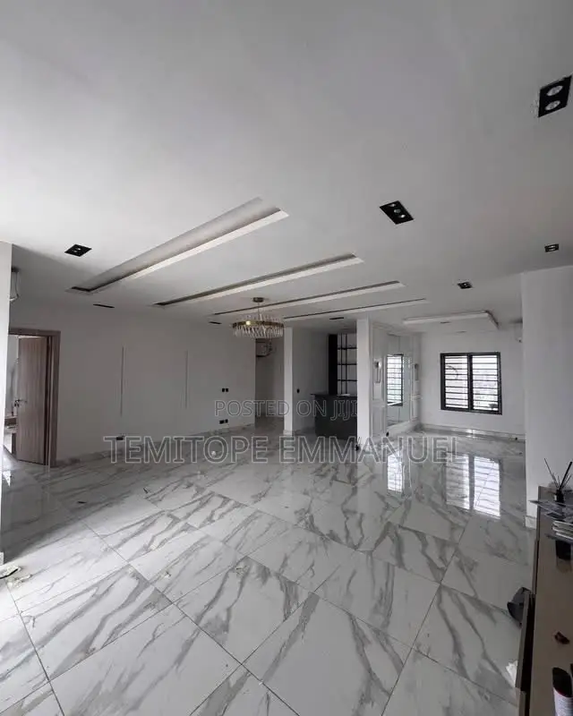 Furnished 3bdrm Apartment in Lekki Phase 1 for rent in Lekki Phase 1