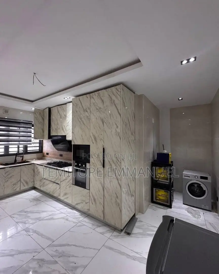 Furnished 3bdrm Apartment in Lekki Phase 1 for rent in Lekki Phase 1