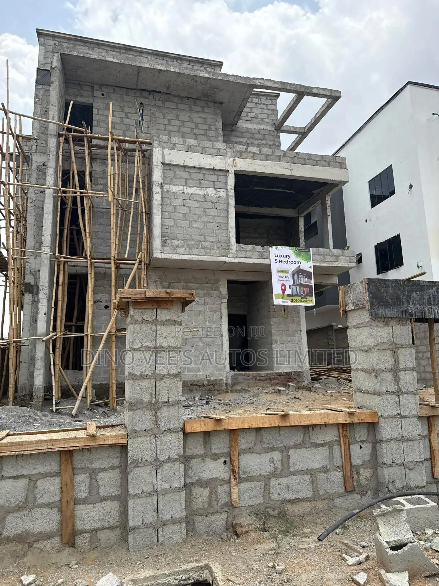 5bdrm Duplex in Maralago Golf Lake, Karsana for sale in Karsana