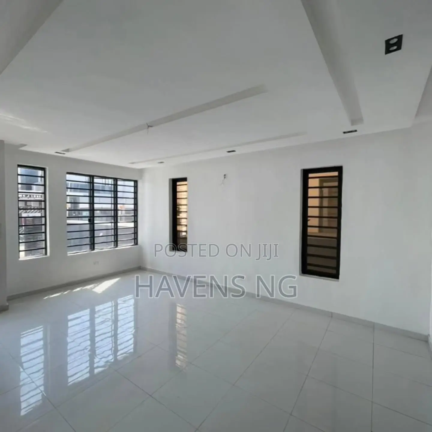 4bdrm Duplex in Ikota for sale in Ikota
