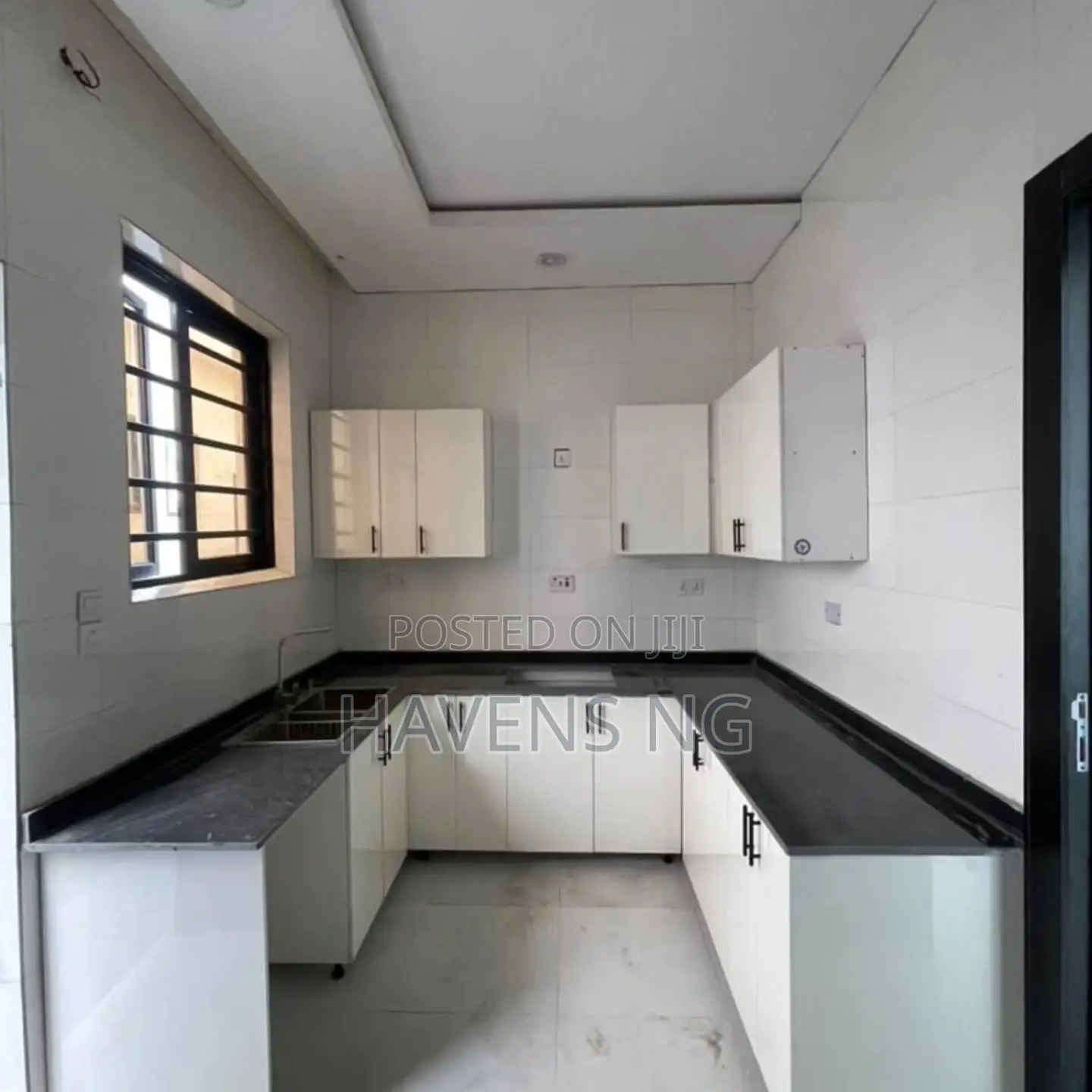 4bdrm Duplex in Ikota for sale in Ikota