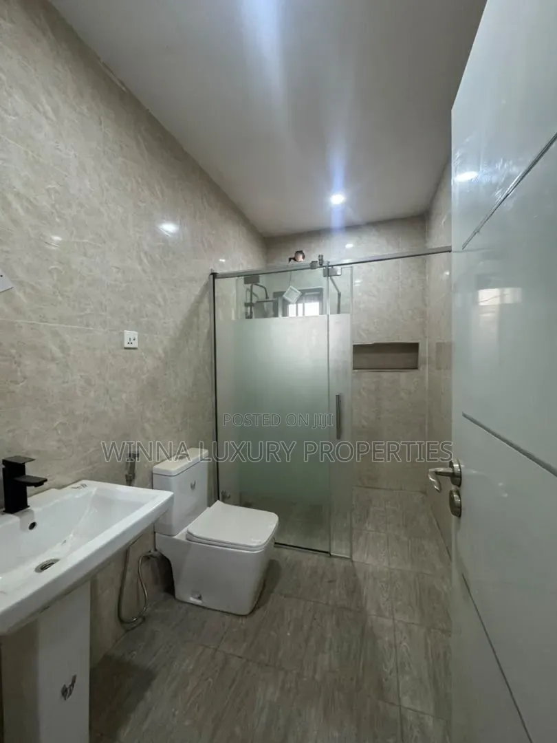 5bdrm Townhouse/Terrace in Jahi for sale in Jahi
