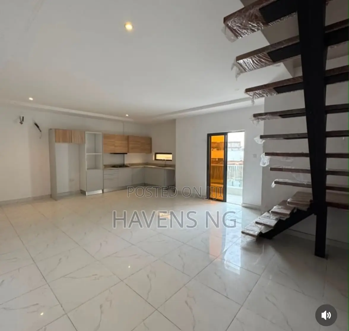 2bdrm Maisonette in Lekki Phase 1 for sale in Lekki Phase 1