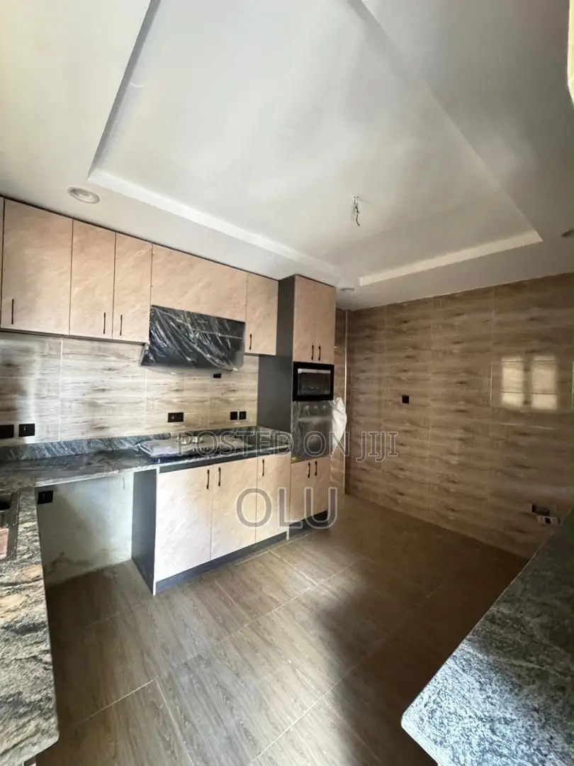 Furnished 3bdrm Block of Flats in Yaba Lagos State, Ebute Metta in Ebute Metta