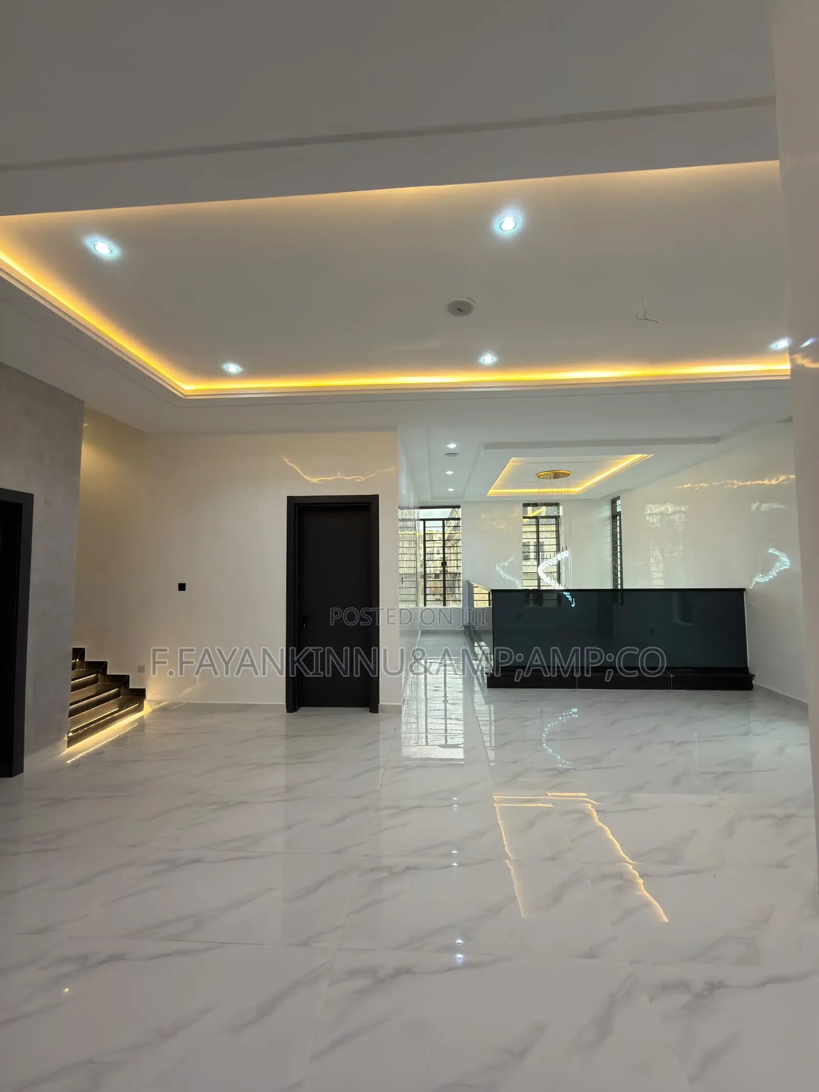 5bdrm Duplex in Apo Resettlement for sale in Apo Resettlement