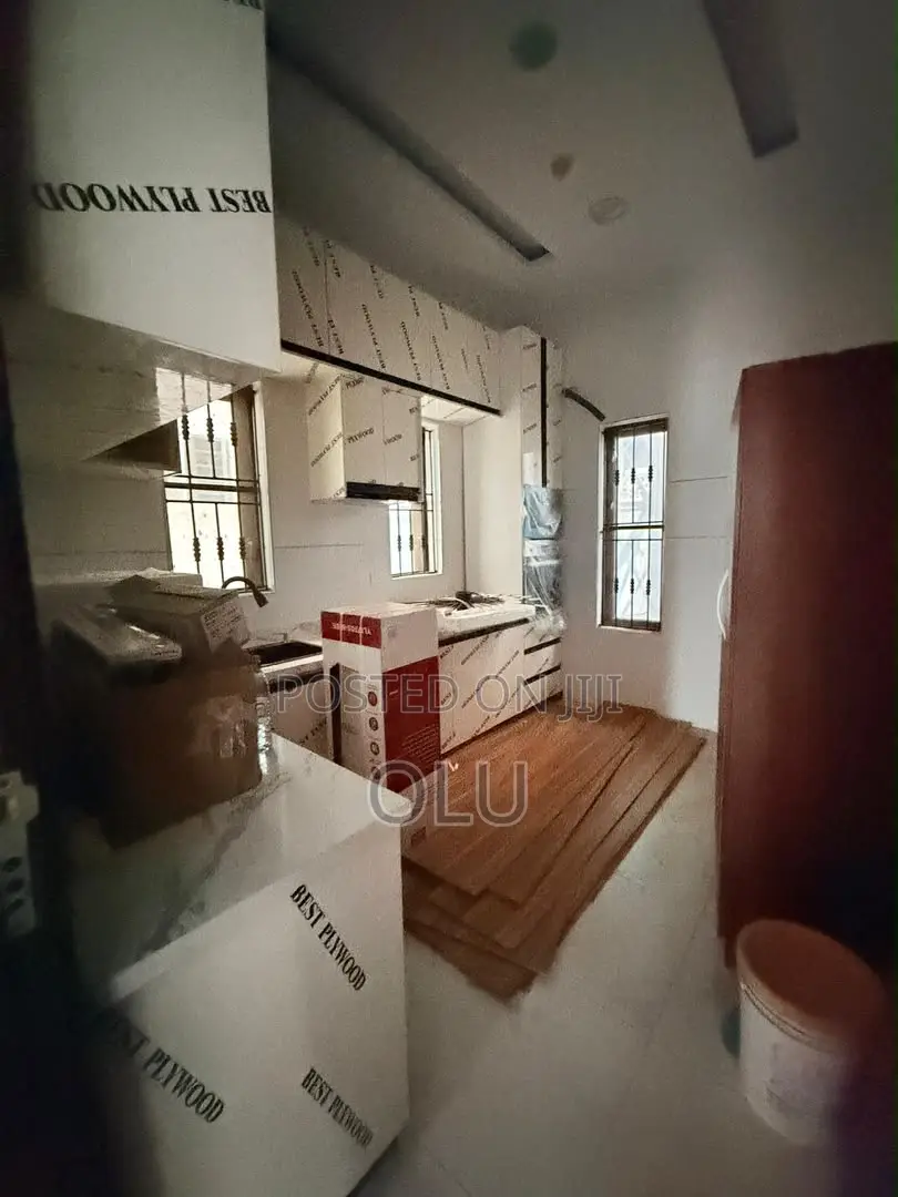 Furnished 4bdrm Duplex in Surulere Lagos State, Coker for sale in Coker