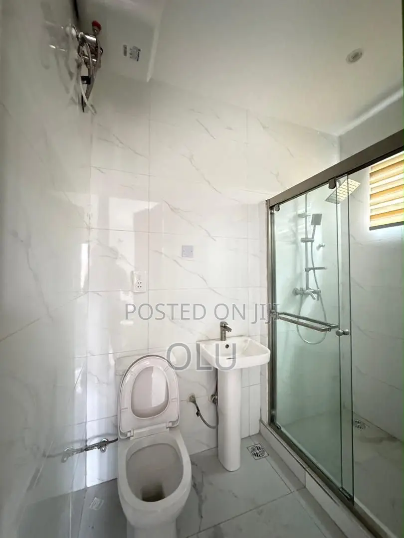 Furnished 3bdrm Block of Flats in Yaba Lagos State, Alagomeji for sale in Alagomeji