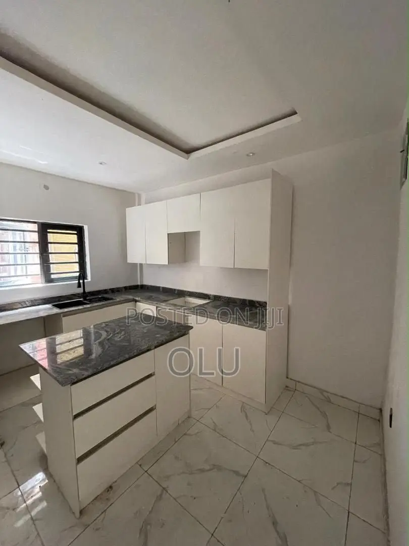 Furnished 3bdrm Block of Flats in Yaba Lagos State, Alagomeji for sale in Alagomeji