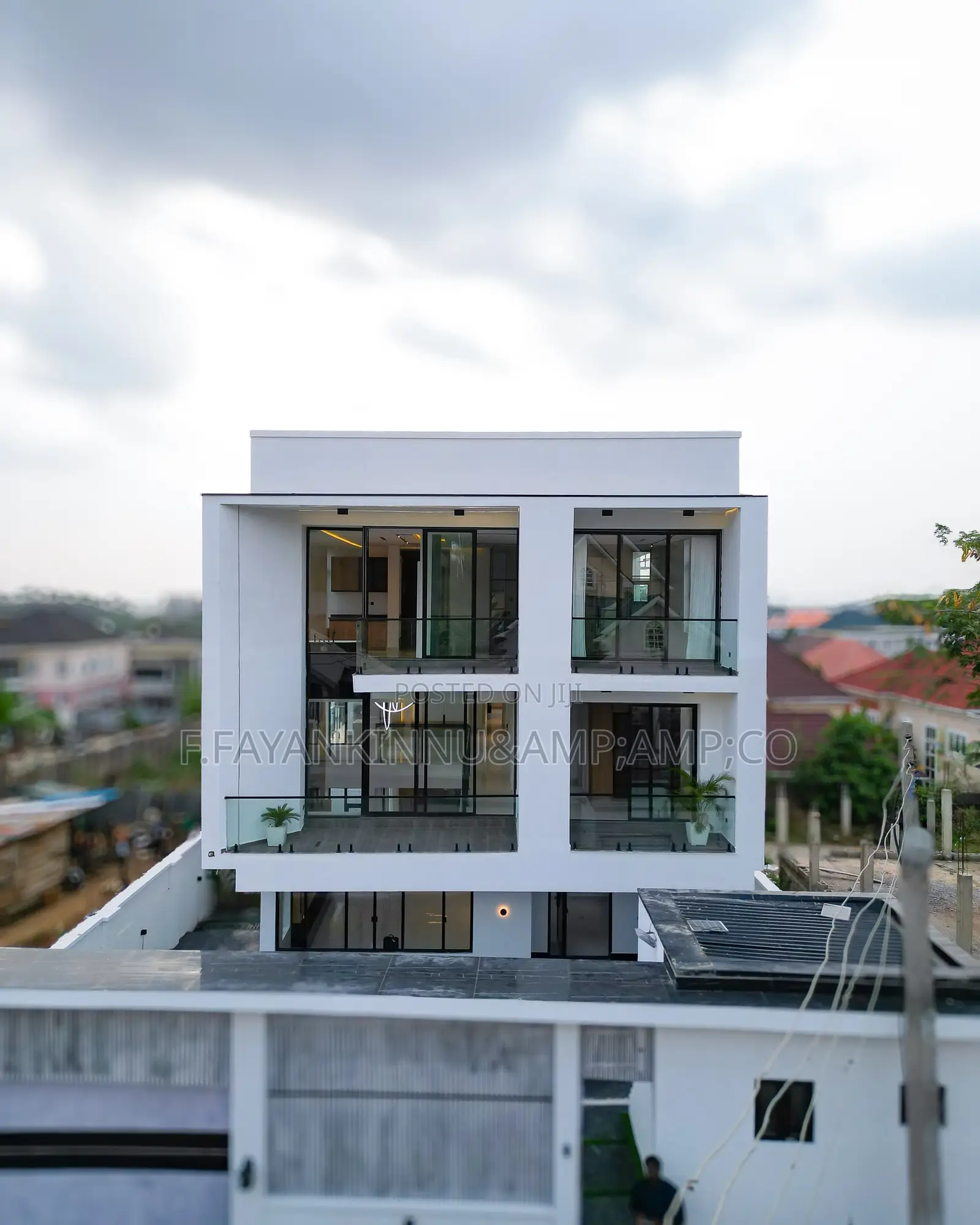 5bdrm Duplex in Apo Resettlement for sale in Apo Resettlement