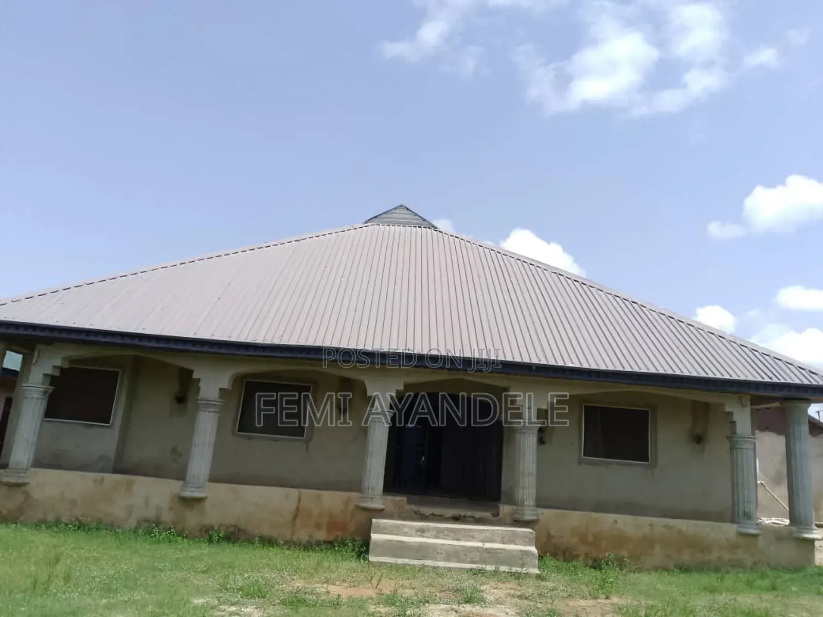 Furnished 4bdrm Bungalow in Igbogbo Estate for sale in Igbogbo