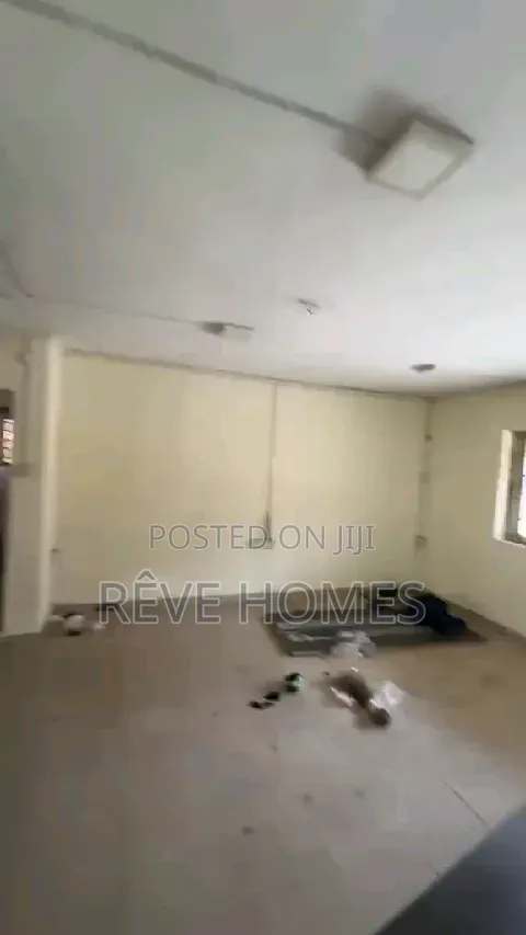 3bdrm Block of Flats in Akoka for rent in Akoka