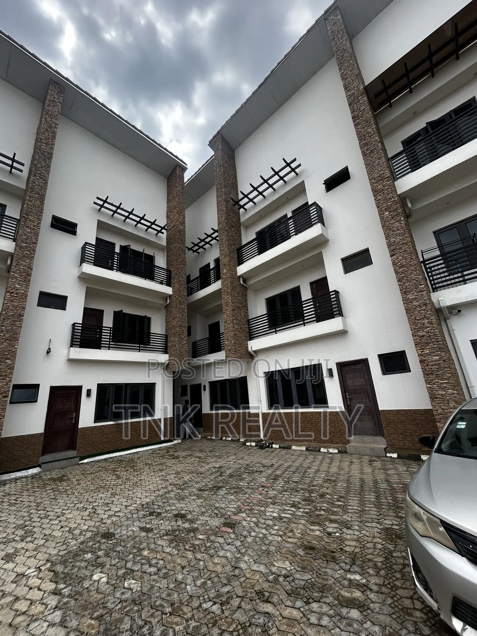 Furnished 3bdrm Townhouse/Terrace in Jahi for sale in Jahi