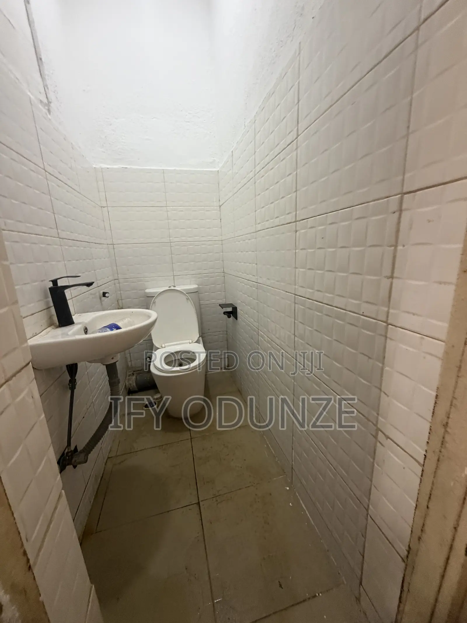 Shop Space for Rent in Zone 3 / Wuse
