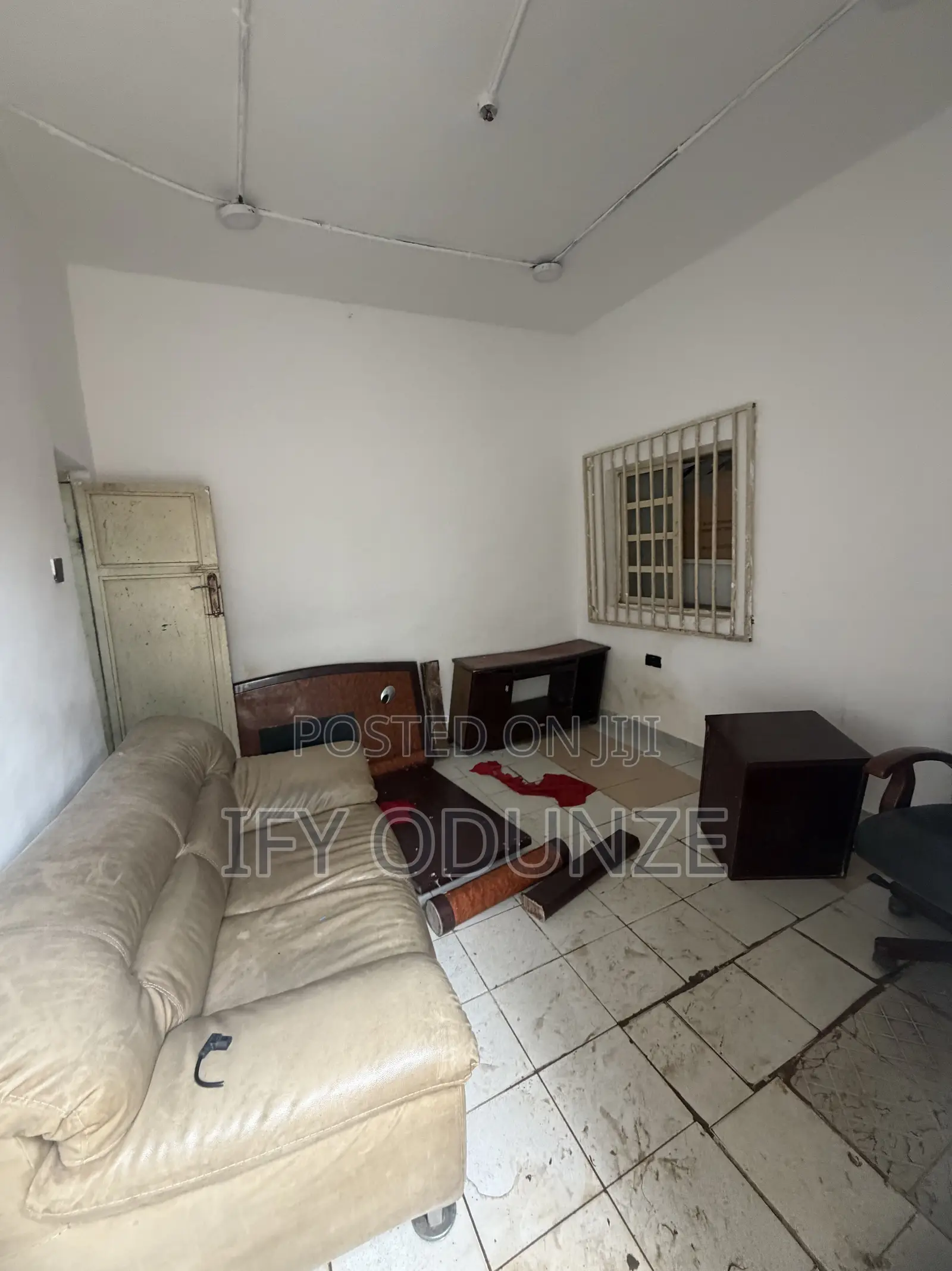 Shop Space for Rent in Zone 3 / Wuse