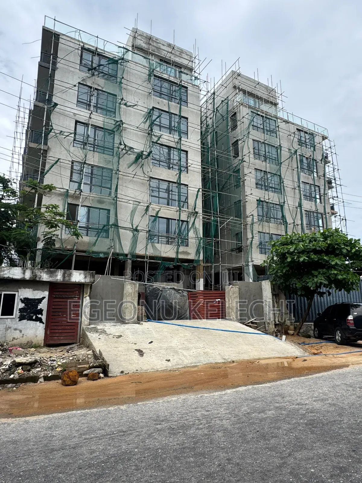 2bdrm Apartment in Ahmadu Bello Way for sale in Ahmadu Bello Way