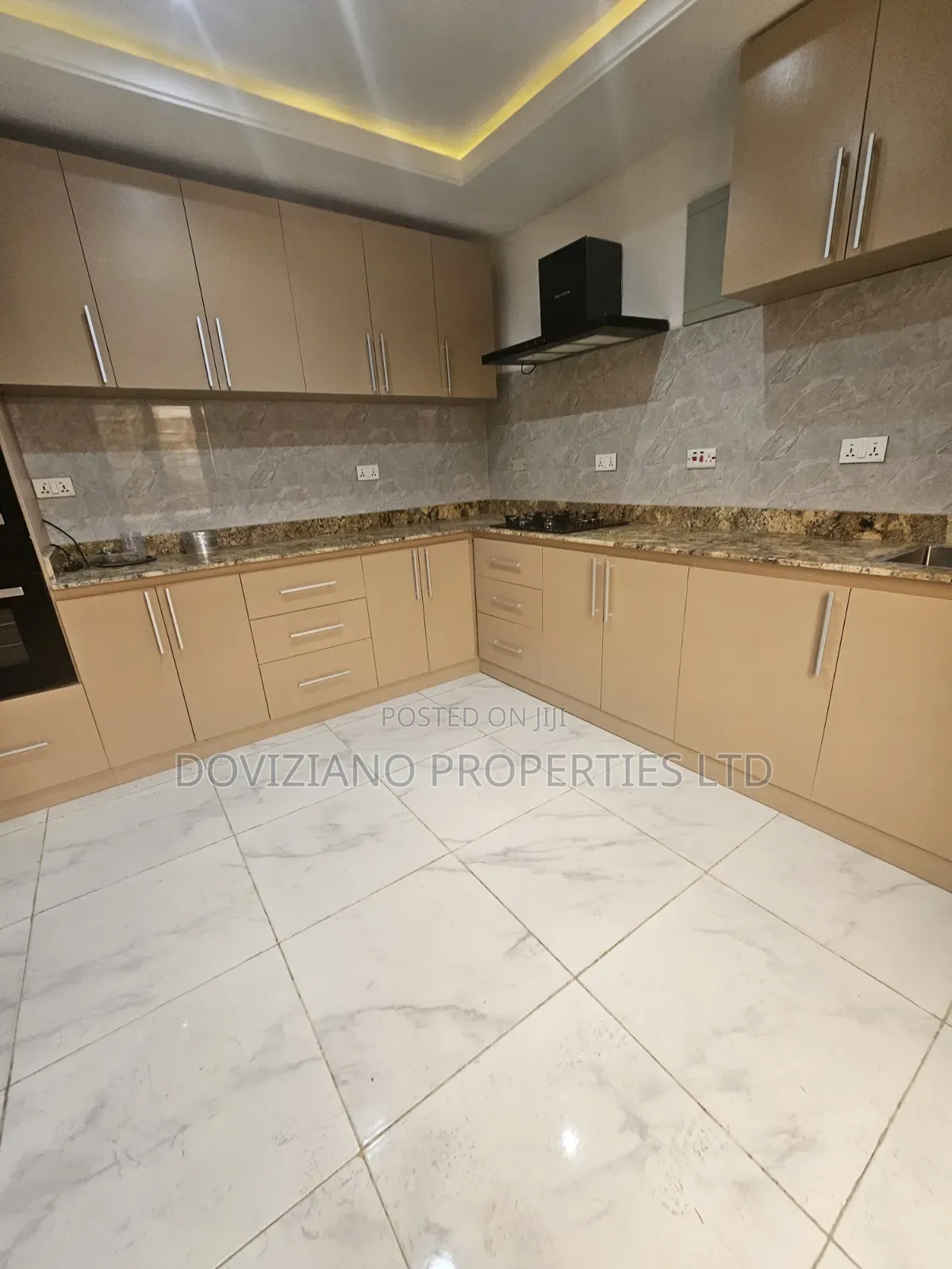 3bdrm Maisonette in Lekki Phase 1 for rent in Lekki Phase 1