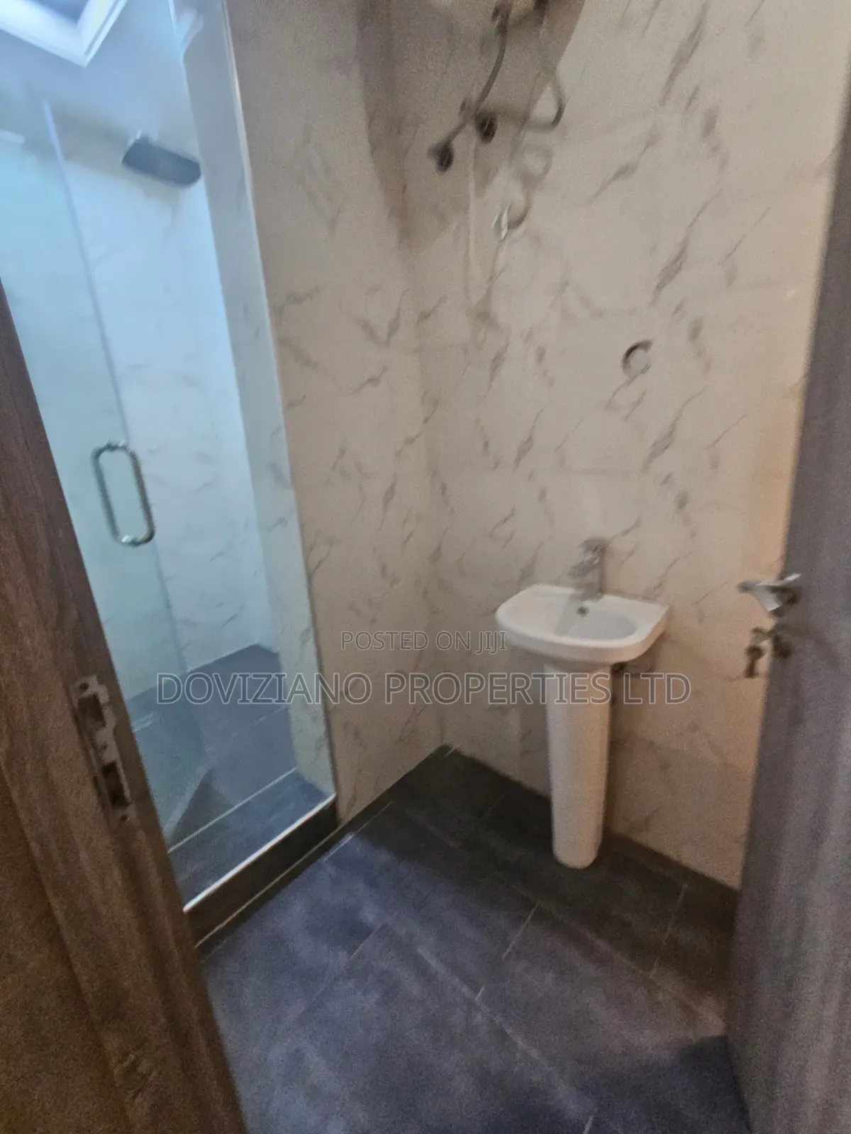 3bdrm Maisonette in Lekki Phase 1 for rent in Lekki Phase 1