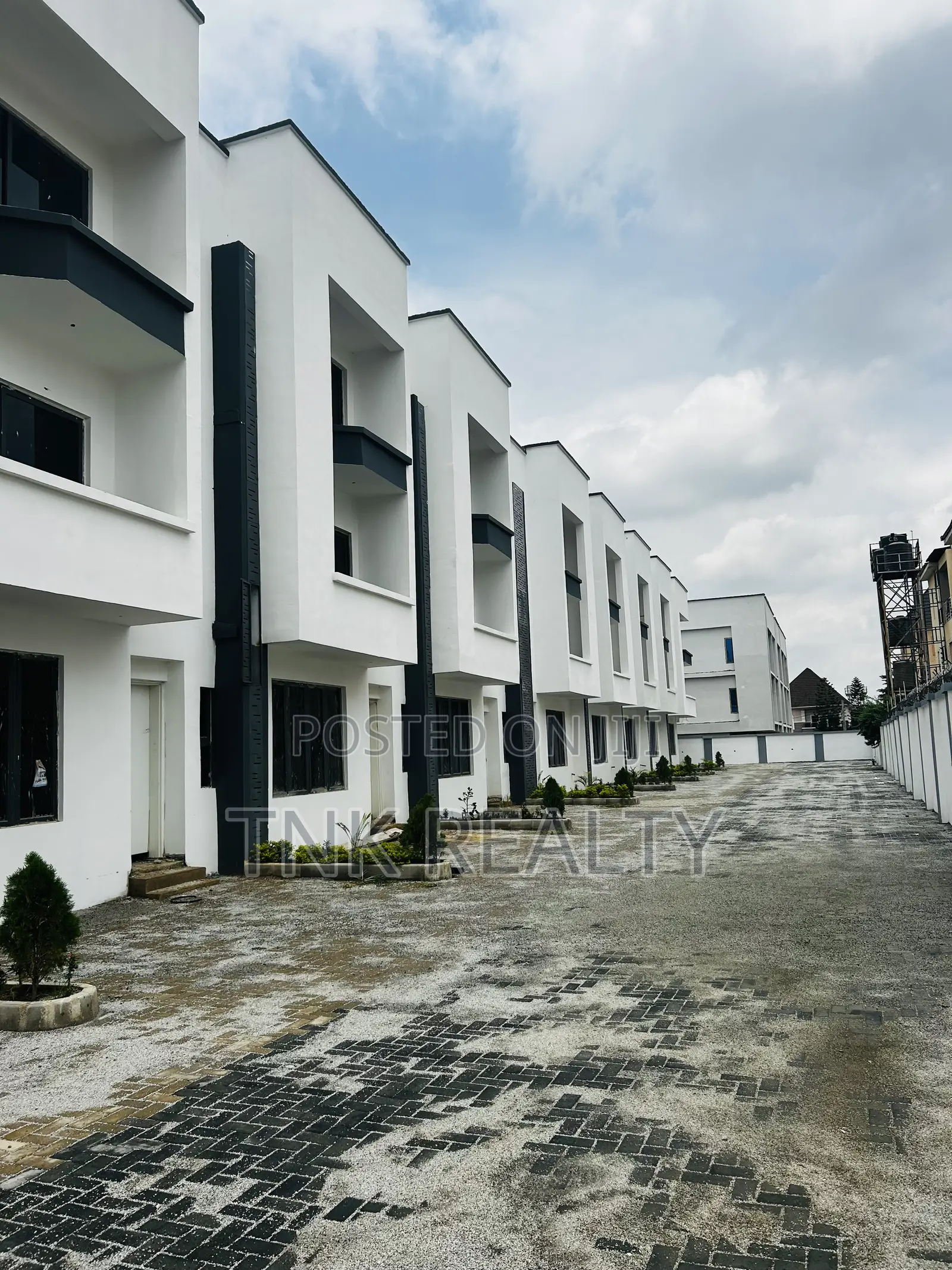 4bdrm Duplex in Jahi for sale in Jahi