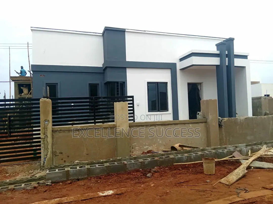 3bdrm Bungalow in Frontier, Ipaja Road for sale in Ipaja Road