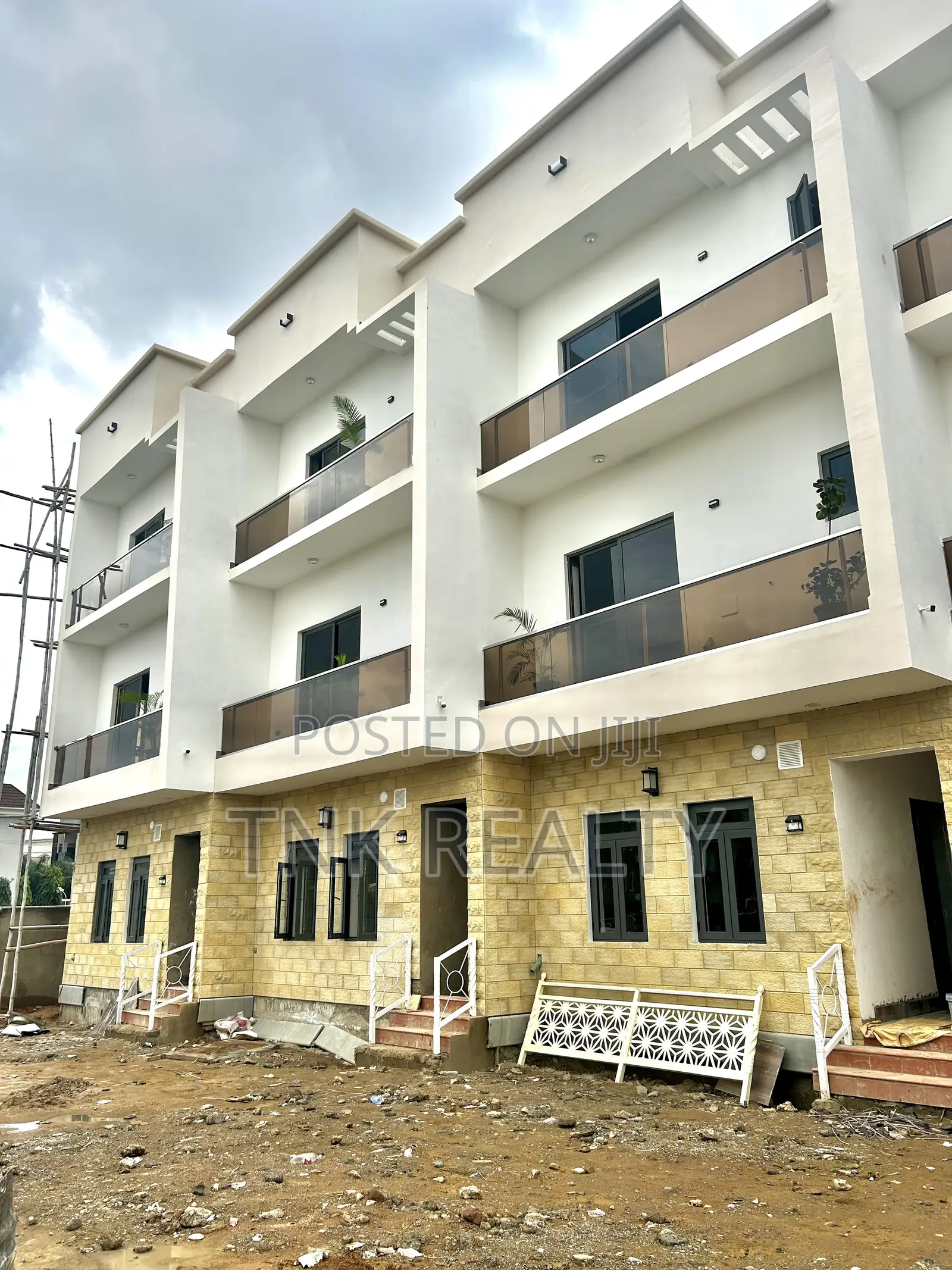 4bdrm Townhouse/Terrace in Jahi for sale in Jahi
