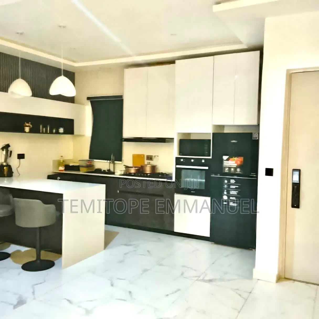 Furnished 2bdrm Apartment in Victoria Island for sale in Victoria Island