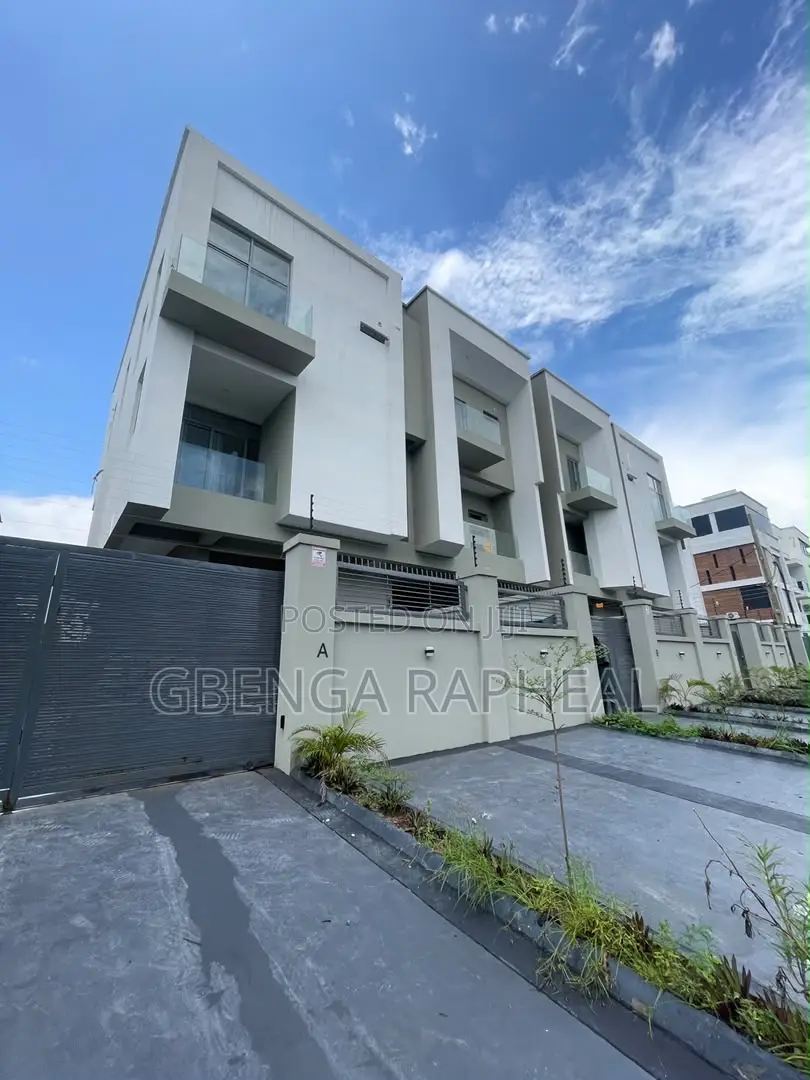 3bdrm Townhouse/Terrace in Lekki Phase One for sale in Lekki Phase 1