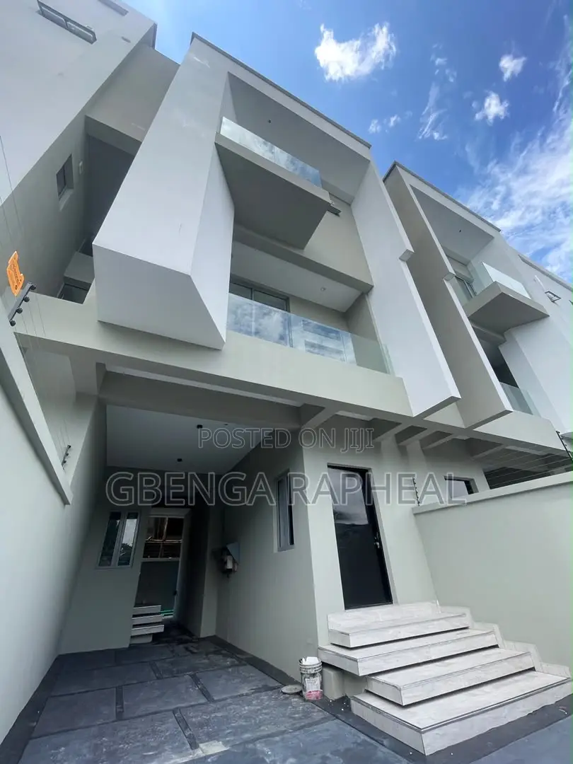 3bdrm Townhouse/Terrace in Lekki Phase One for sale in Lekki Phase 1
