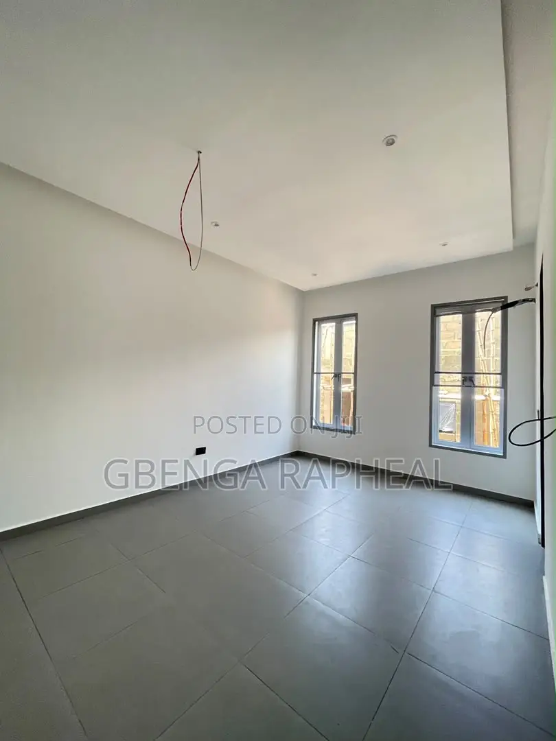 3bdrm Townhouse/Terrace in Lekki Phase One for sale in Lekki Phase 1