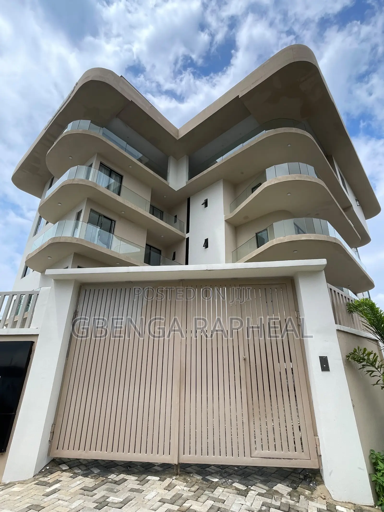3bdrm Apartment in Lekki for sale in Lekki Phase 1