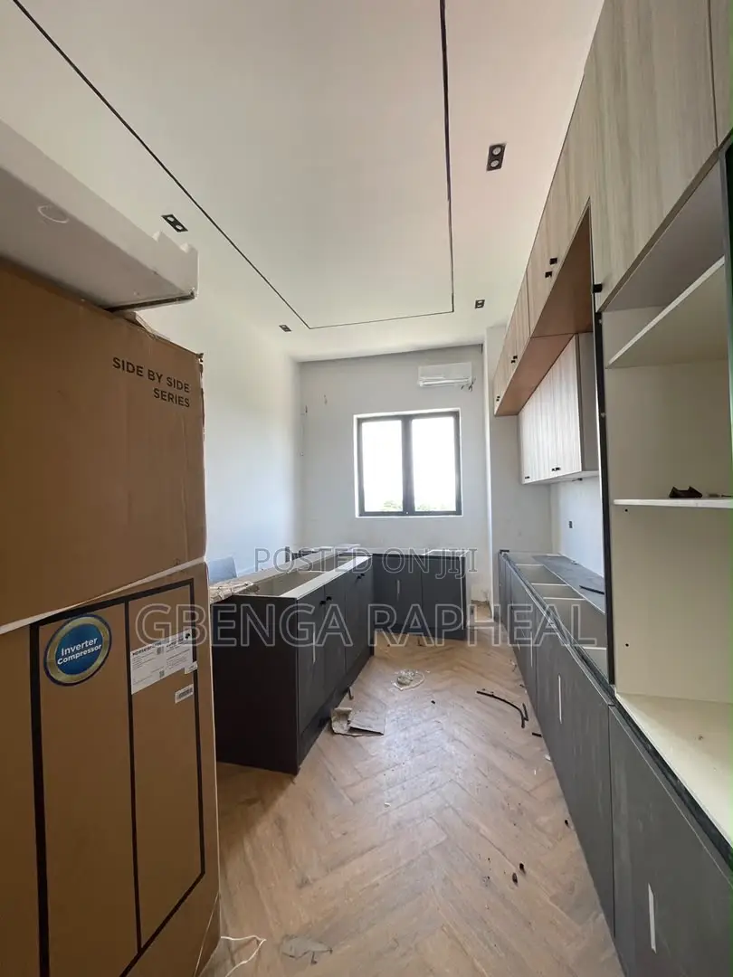 3bdrm Penthouse in Lekki for sale in Lekki Phase 1