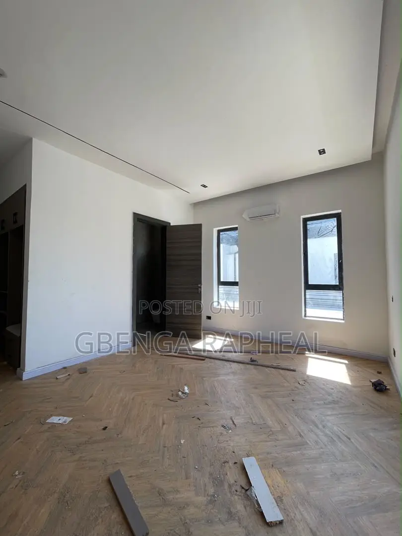 3bdrm Penthouse in Lekki for sale in Lekki Phase 1