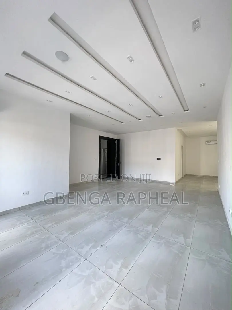 3bdrm Penthouse in Oniru, Victoria Island for sale in Victoria Island