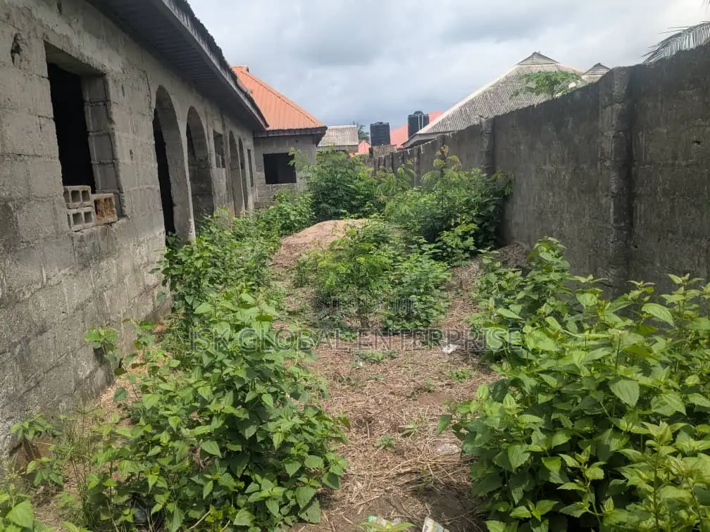 7bdrm Block of Flats in Badagry / Badagry for sale in Badagry / Badagry