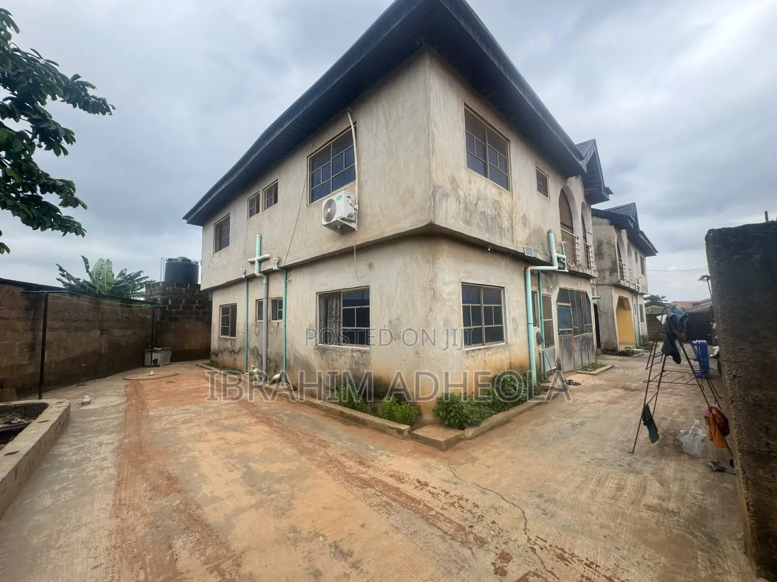 3bdrm Block of Flats in Ajuwon, Berger for sale in Berger