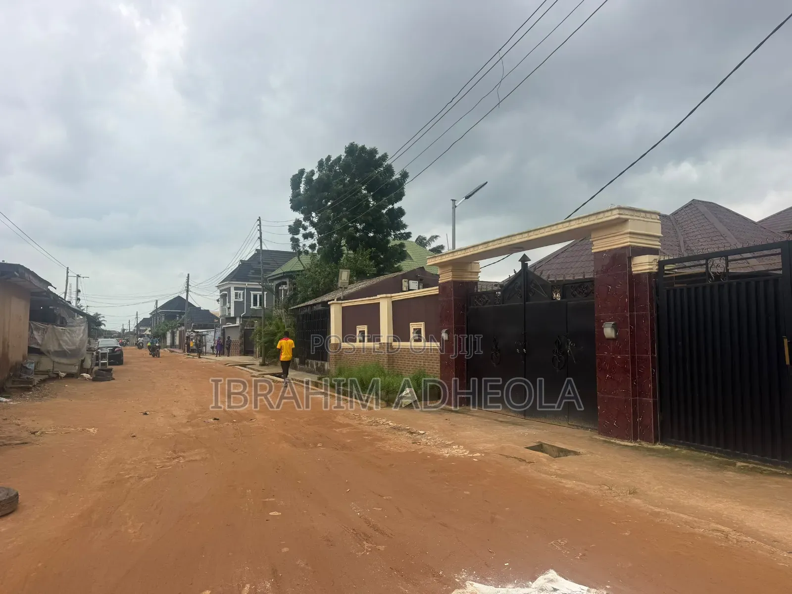 3bdrm Block of Flats in Ajuwon, Berger for sale in Berger