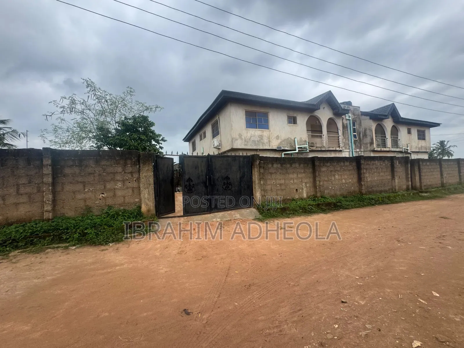 3bdrm Block of Flats in Ajuwon, Berger for sale in Berger