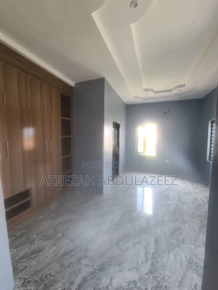 2bdrm Apartment in Sabon Lugbe for rent in Sabon Lugbe