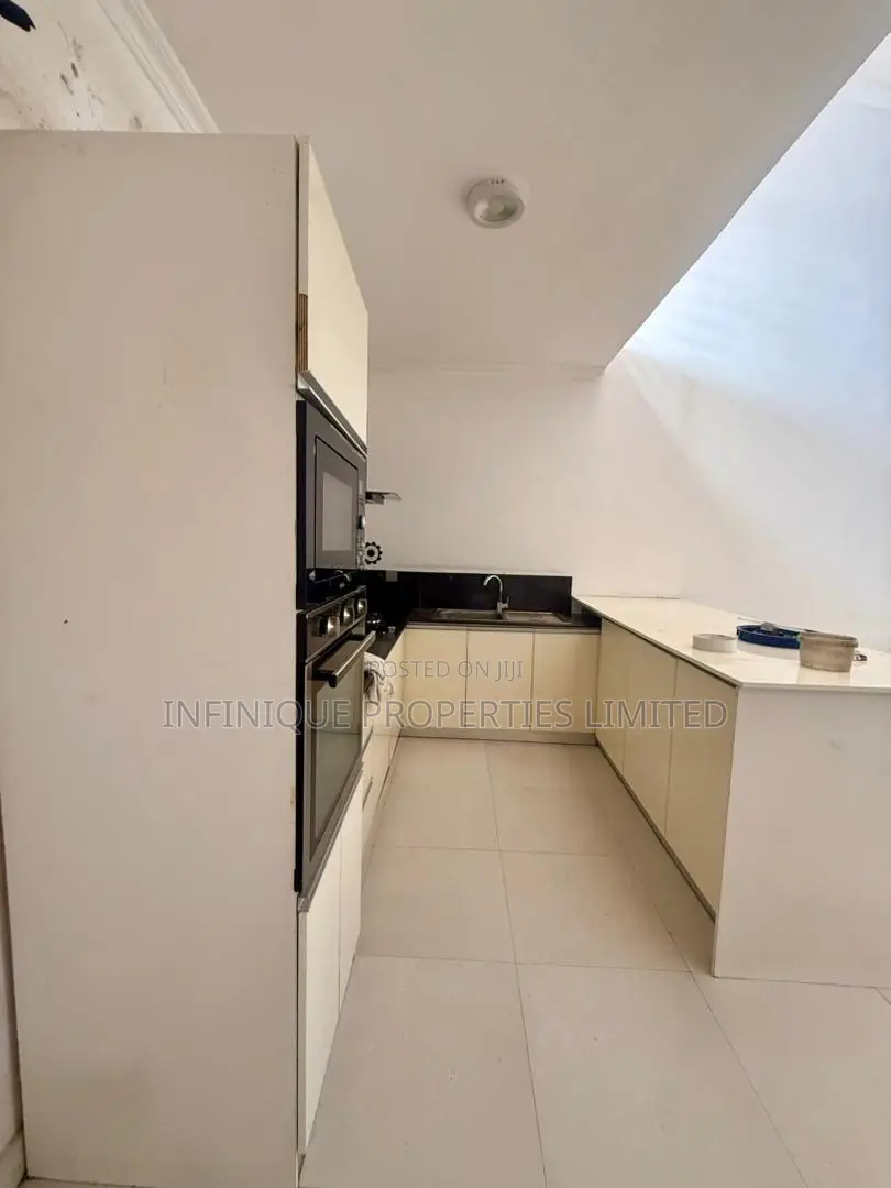 2bdrm Maisonette in Lekki Phase 1 for rent in Lekki Phase 1