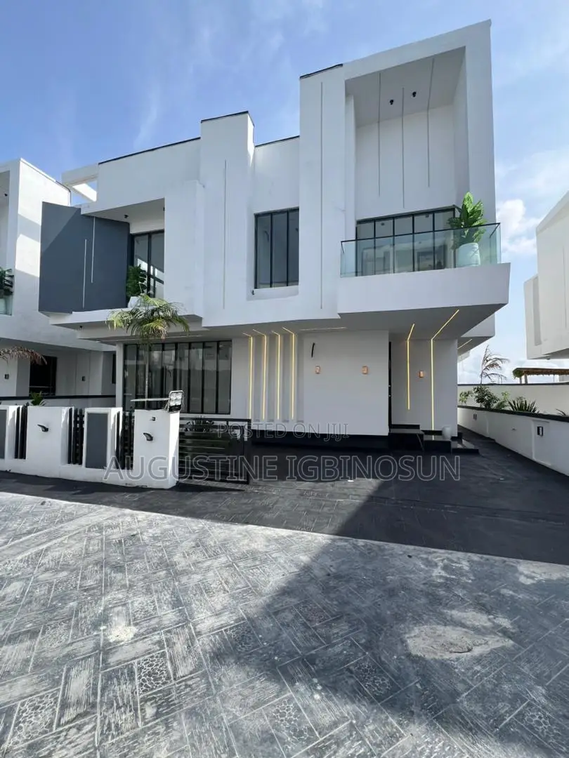 5bdrm Duplex in Chevron for sale in Chevron
