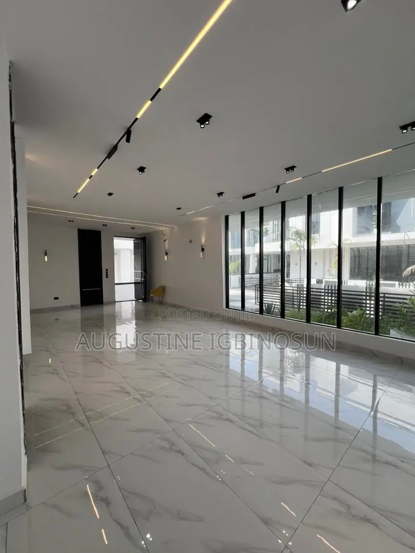 5bdrm Duplex in Chevron for sale in Chevron