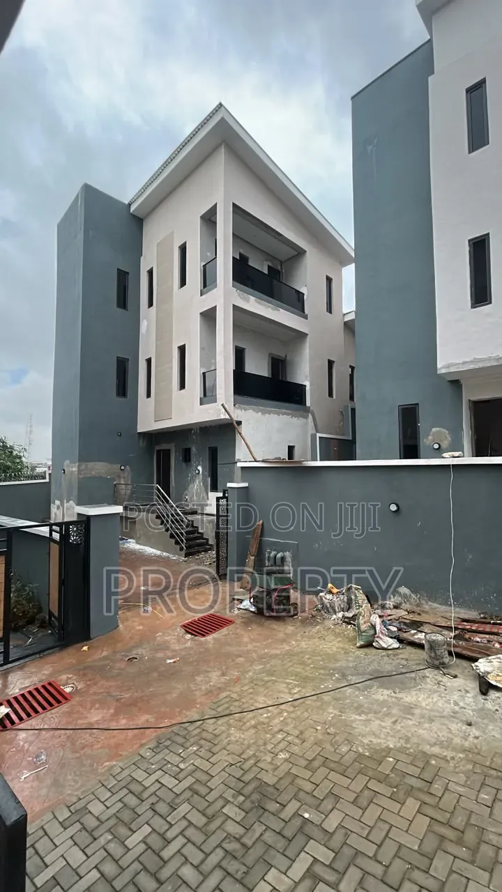 4bdrm Duplex in GRA Phase 1 for sale in GRA Phase 1