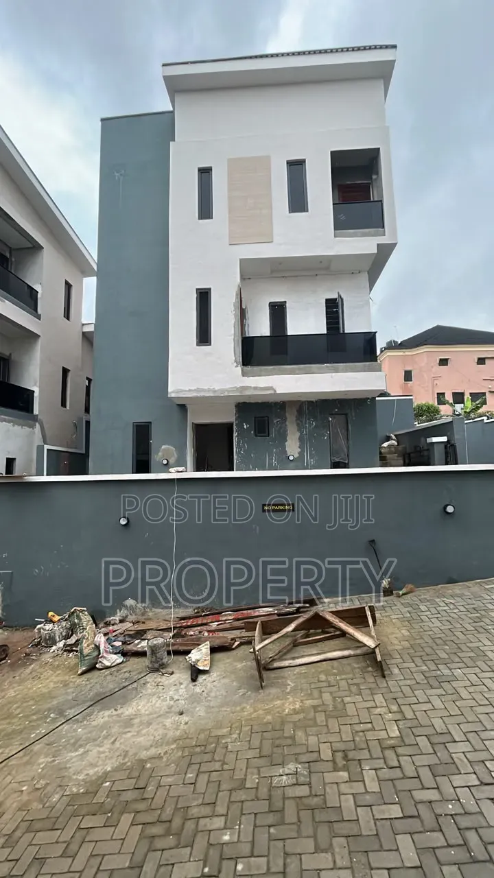 4bdrm Duplex in GRA Phase 1 for sale in GRA Phase 1