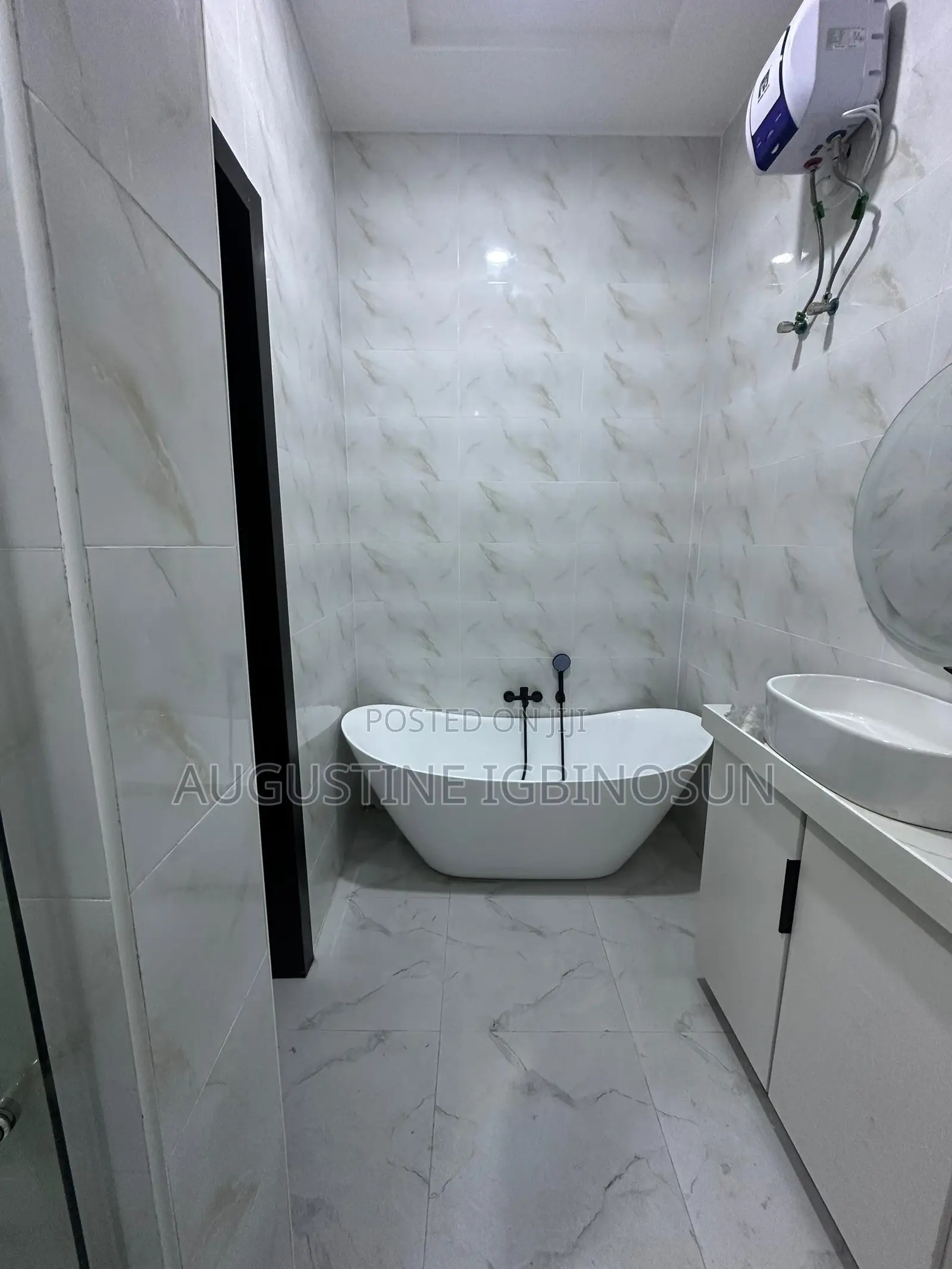 4bdrm Duplex in Chevron for sale in Chevron