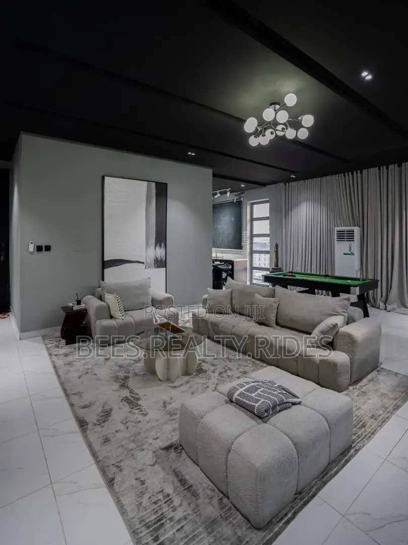 Black and White Themed 2BDRM With a Swimming Pool, Gym a Snooker Board in Lekki Phase 1