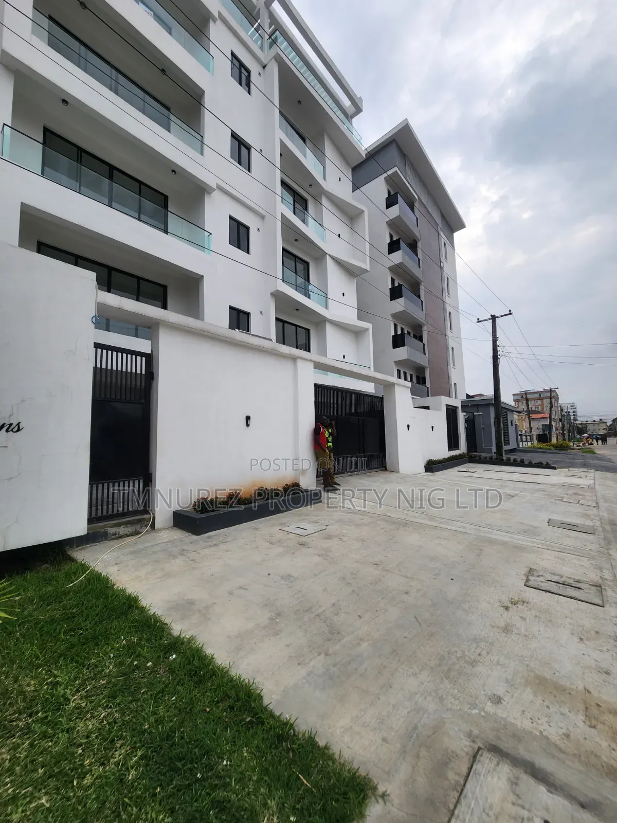 3bdrm Apartment in Ikate-Elegushi for sale in Ikate-Elegushi