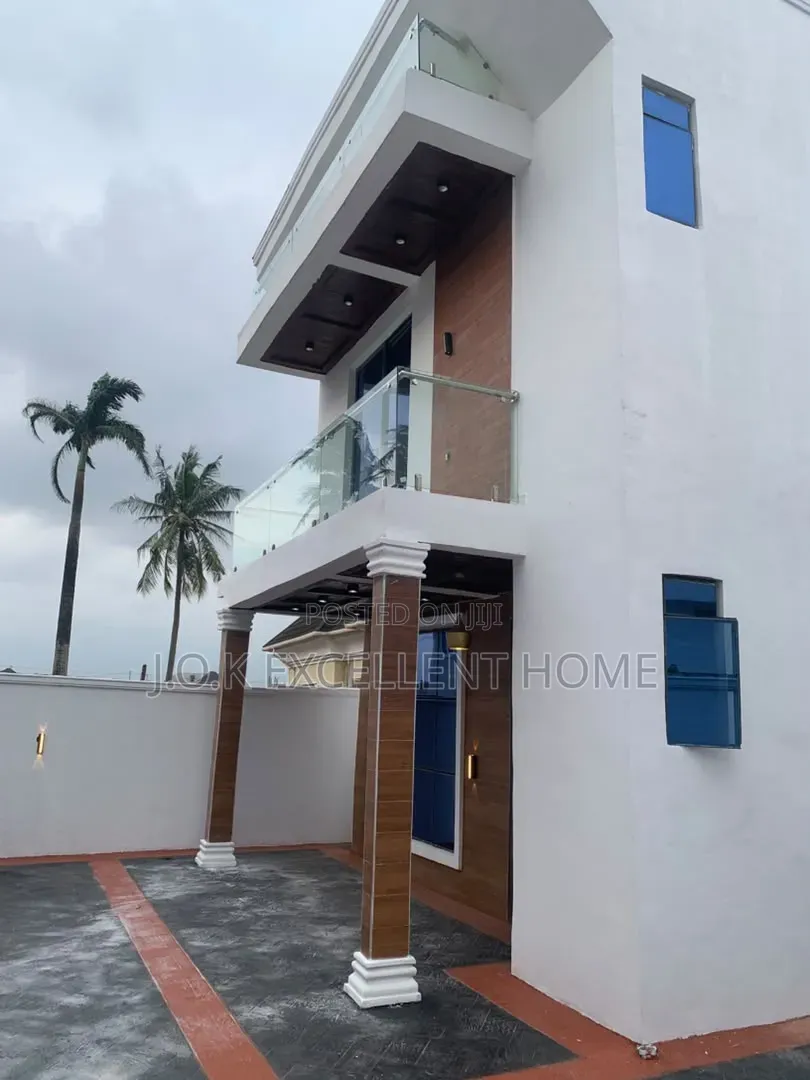 4bdrm Duplex in Alamutu Estate, for sale in Fagba