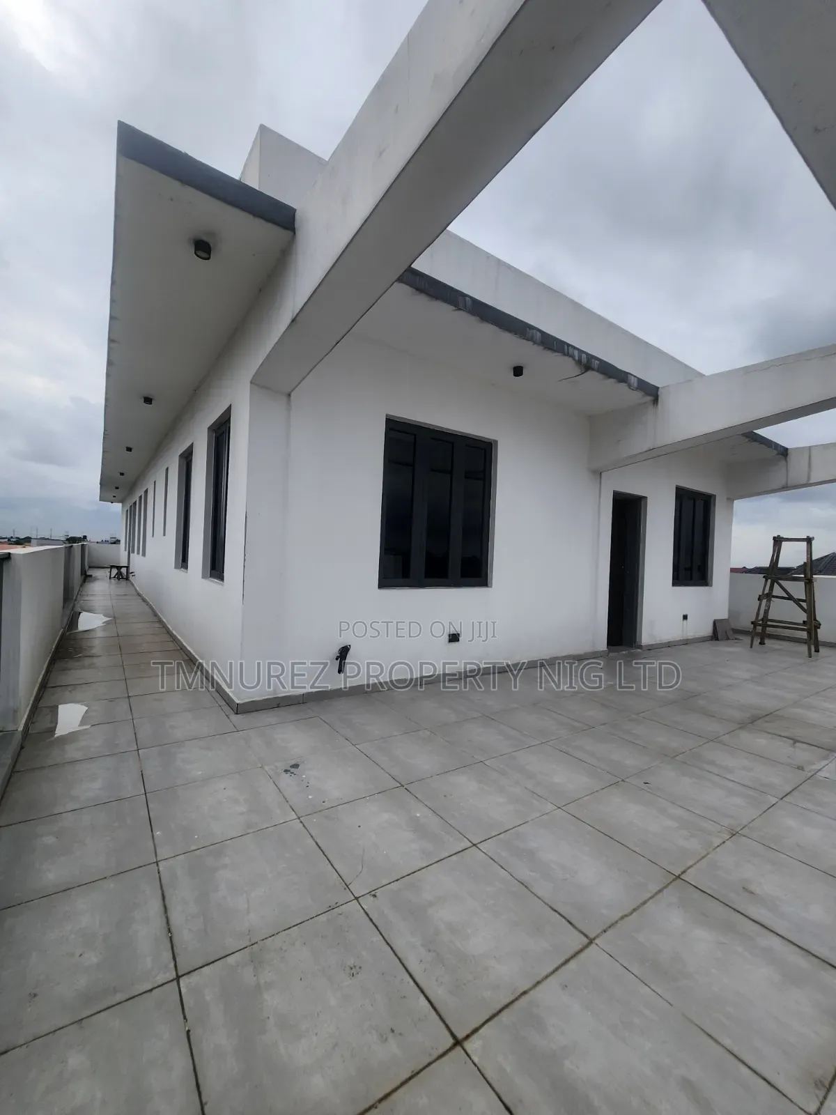 4bdrm Penthouse in Ajah Lekki Estate for sale in Off Lekki-Epe Expressway