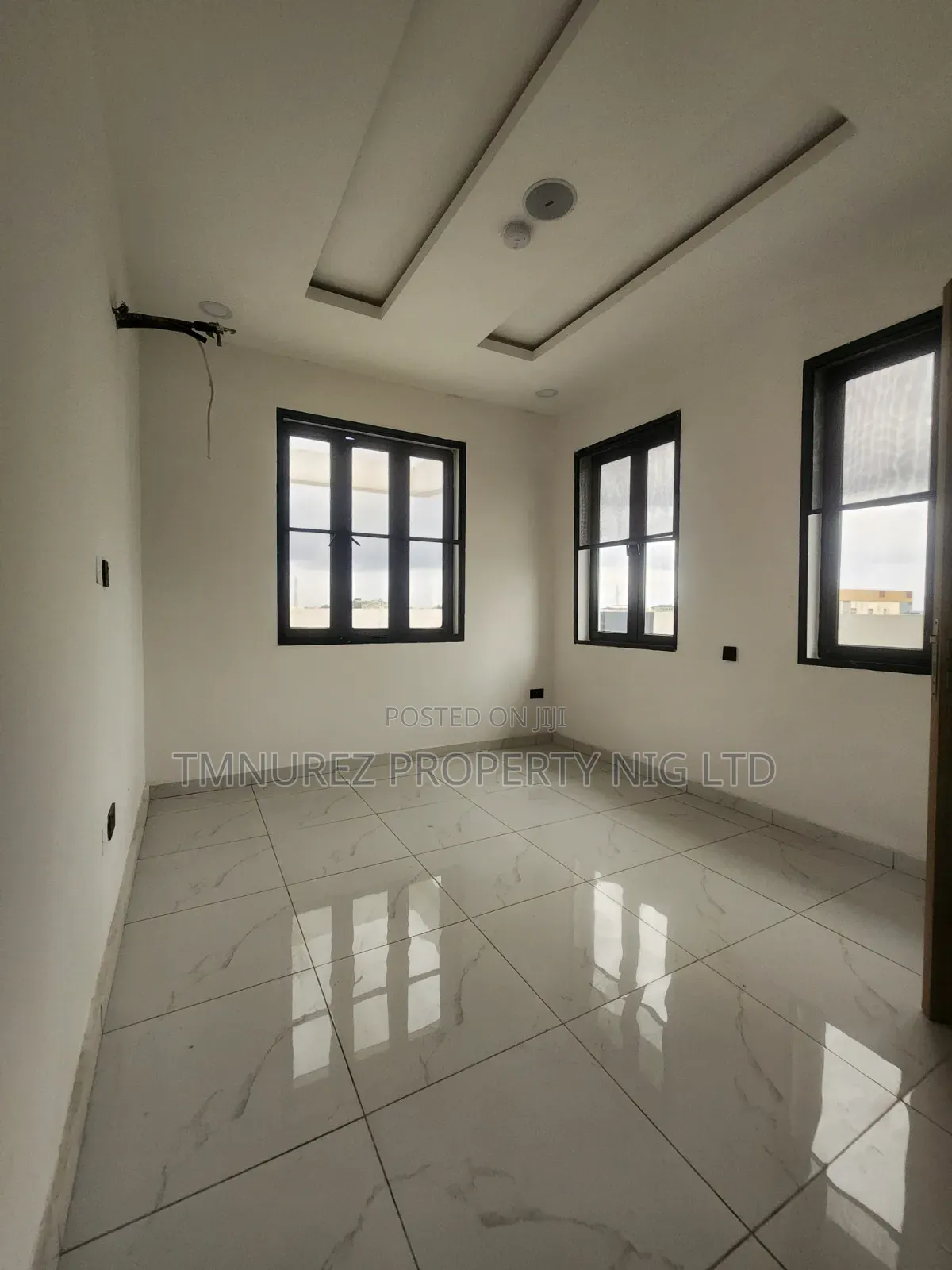 4bdrm Penthouse in Ajah Lekki Estate for sale in Off Lekki-Epe Expressway