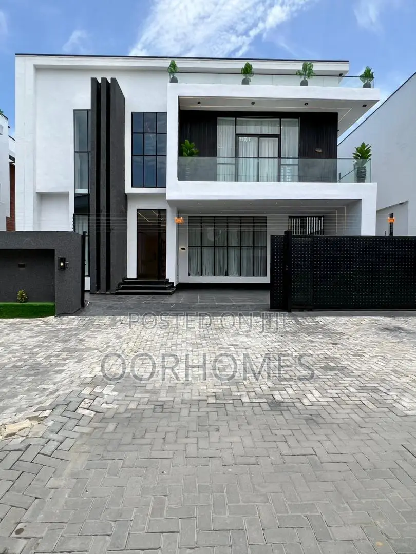 5bdrm Duplex in Ikota for sale in Ikota