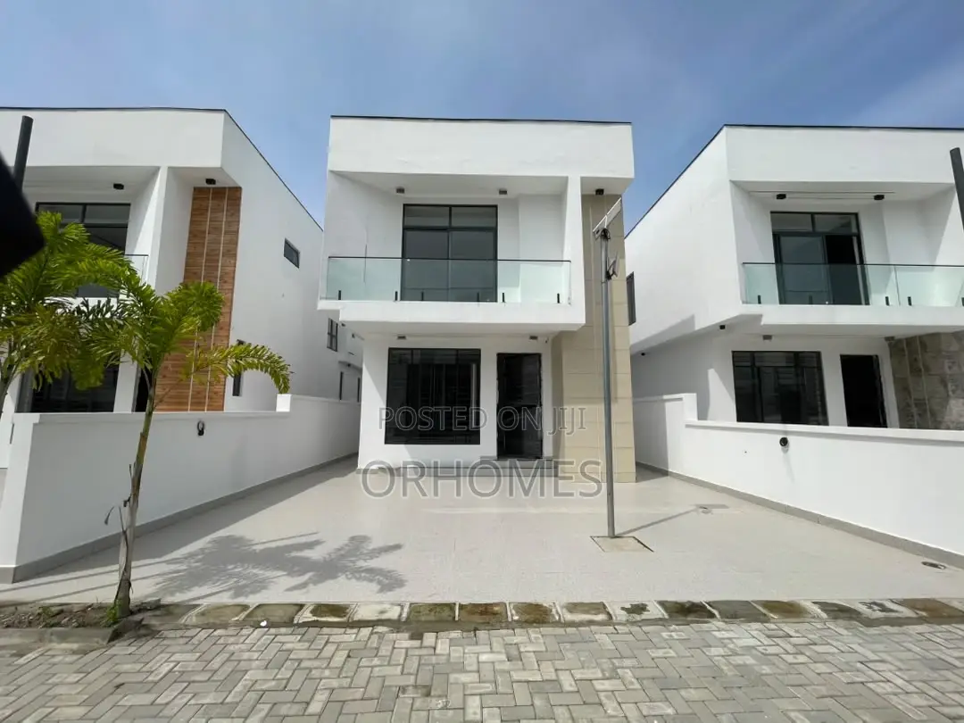 4bdrm Duplex in Ikota for sale in Ikota